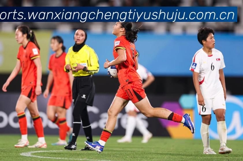 汉密尔顿与勒克莱尔在F1大奖赛上激烈角逐冠军荣耀解析-深度解析 汉密尔顿与勒克莱尔在F1大奖赛上激烈角逐冠军荣耀解析-深度解析
